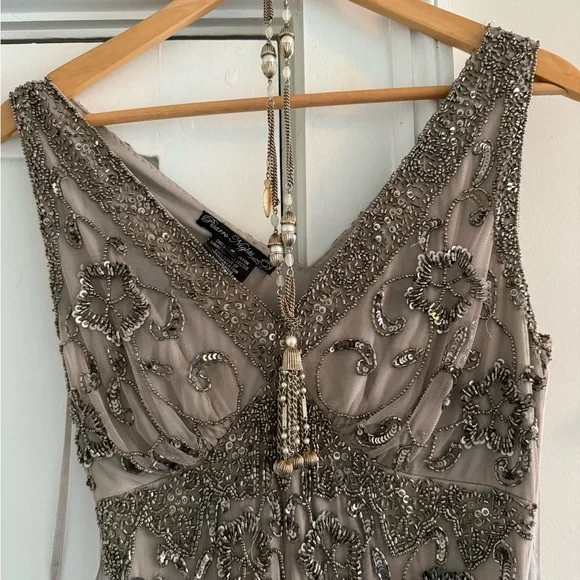 Mother of the Bride/Groom Gown - PisarroNights Size 8. - Picture 4 of 12